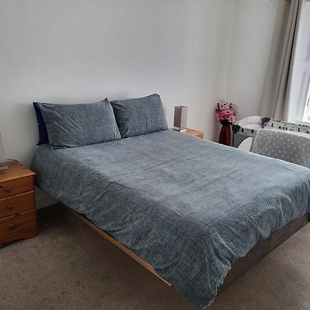 Central 2-Bedroom Bunglow With Double Sofa Bed カーヌスティ エクステリア 写真