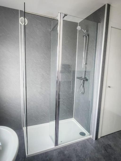 Central 2-Bedroom Bunglow With Double Sofa Bed カーヌスティ エクステリア 写真