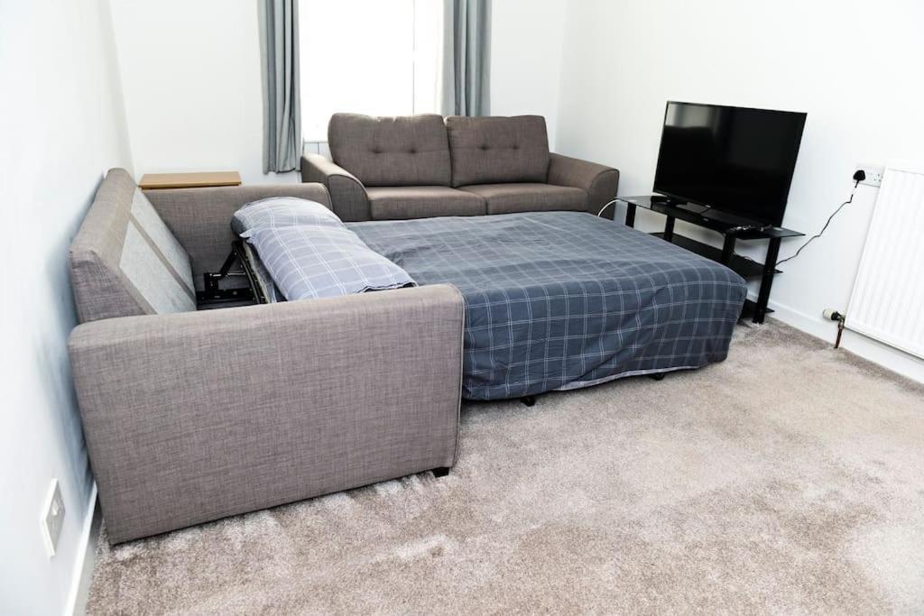 Central 2-Bedroom Bunglow With Double Sofa Bed カーヌスティ エクステリア 写真